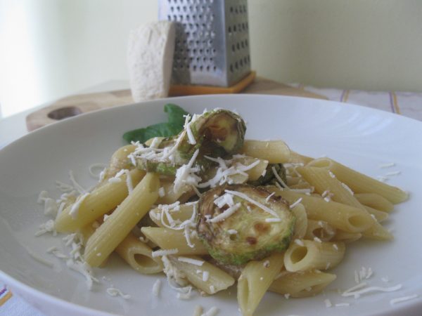 pasta zucchine fritte e ricotta salata