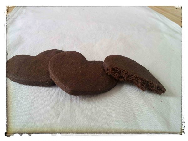 Cuori di biscotto al cioccolato